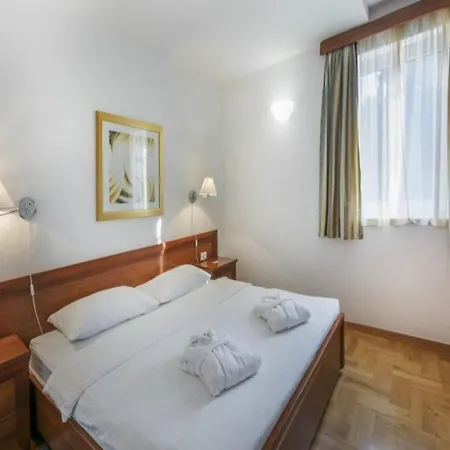 Appartement Punta In With Pools