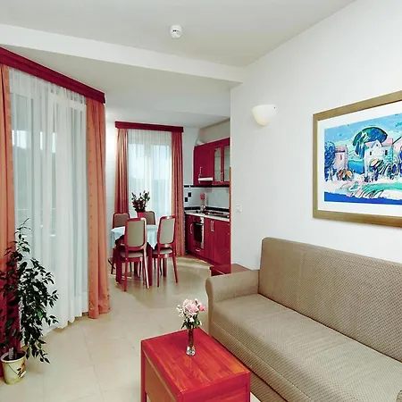 Appartement Punta In With Pools