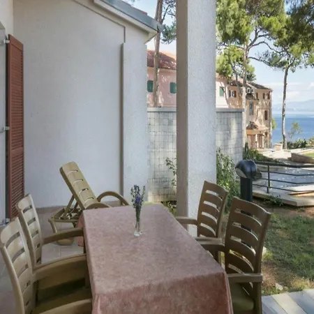 Appartamento In By The Sea Lussingrande