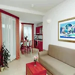 Apartment In By The Sea