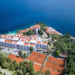 Apartment In By The Sea *